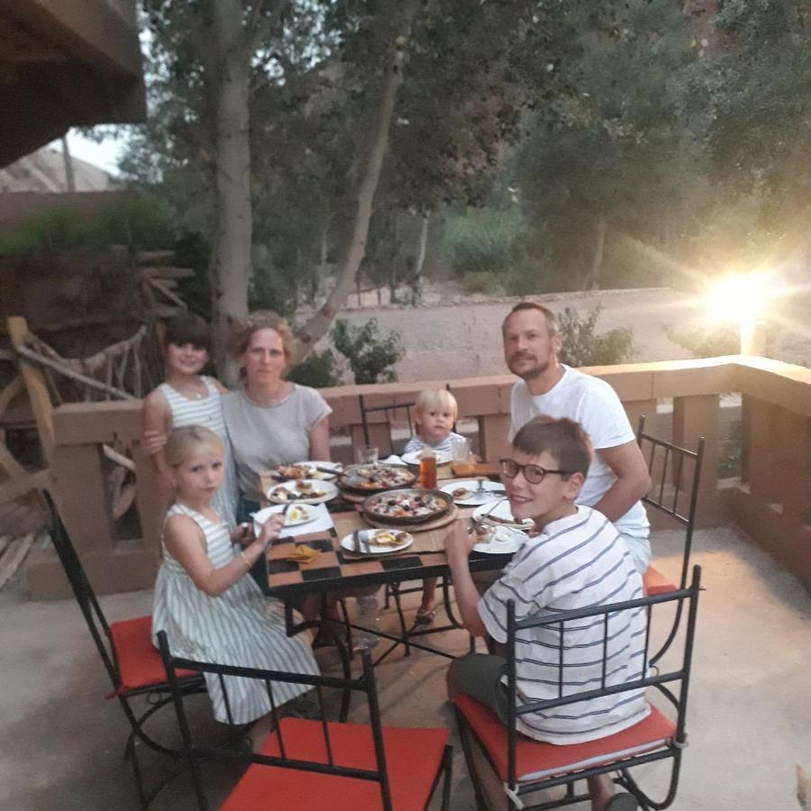 Riad Pizzeria Marhaba Akhendachou n'Ait Ouffi 外观 照片