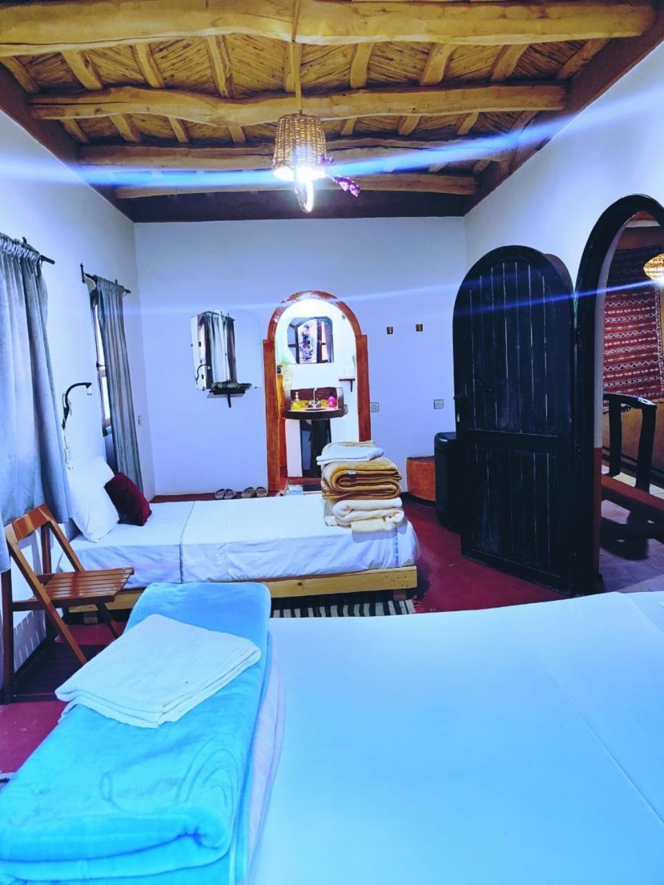 Riad Pizzeria Marhaba Akhendachou n'Ait Ouffi 外观 照片