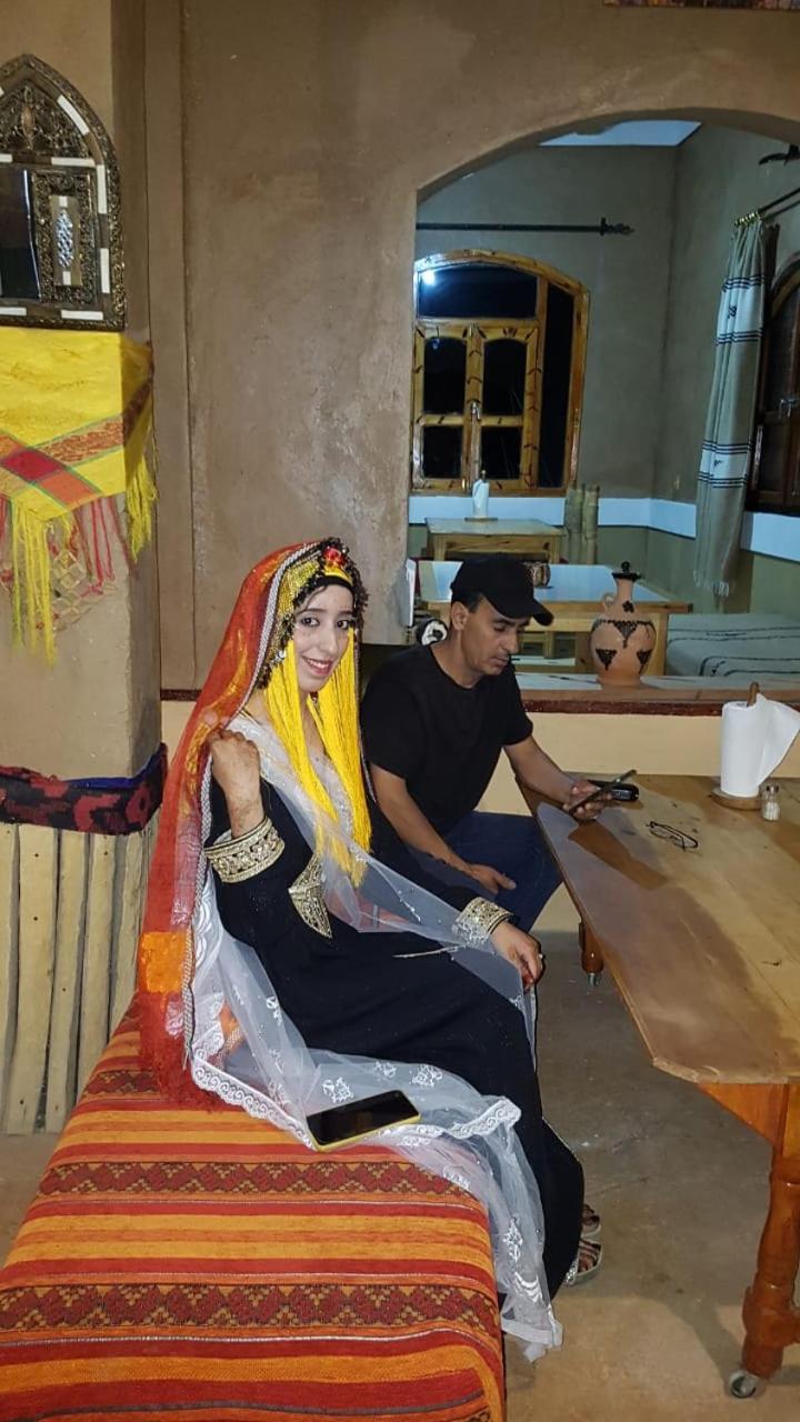 Riad Pizzeria Marhaba Akhendachou n'Ait Ouffi 外观 照片