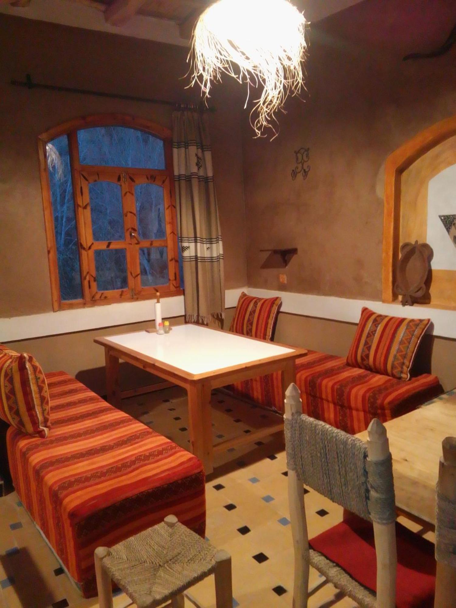 Riad Pizzeria Marhaba Akhendachou n'Ait Ouffi 外观 照片
